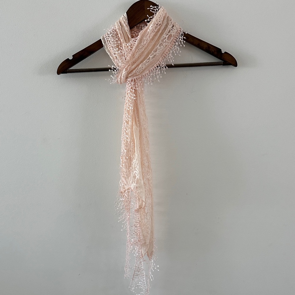 Lace Scarf in Soft Pink
